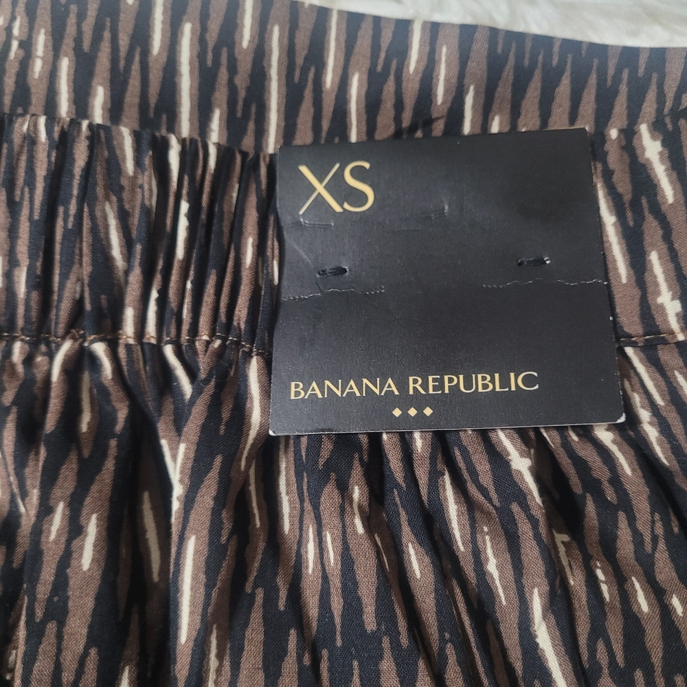 Banana Republic Skirt, Size XS, New - Picture 3 of 3